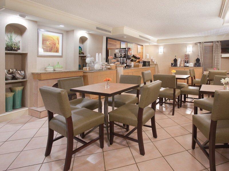 La Quinta Inn By Wyndham Denver Central Ristorante foto